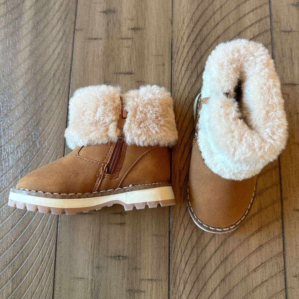 Zara Boots with the fur! 6-12m
